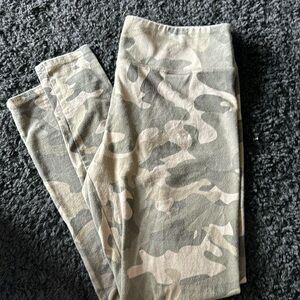 Camo leggings